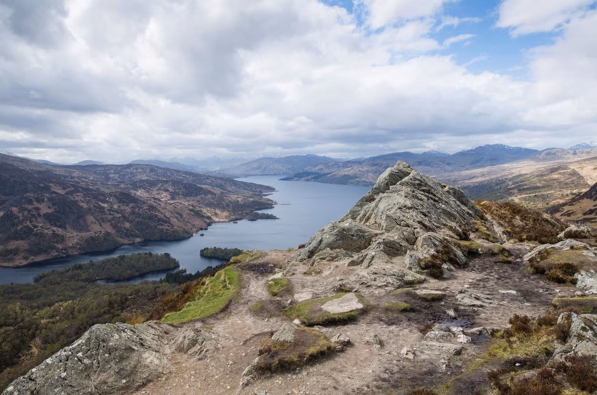 La Esencia de Écosse: Highlands, Lochs y Castillos
